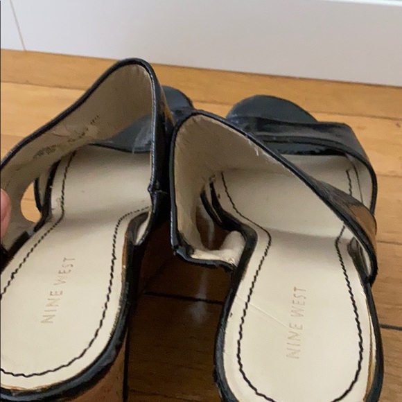 Nine West black and wood wedge sandals size 9 - Picture 2 of 4